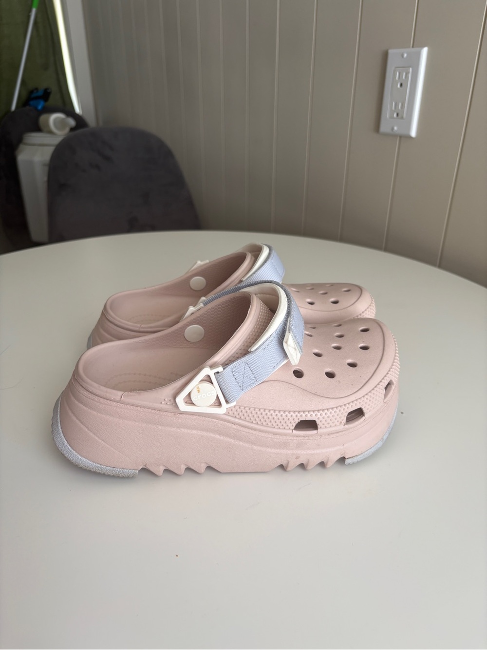 Classic Hiker Xscape Lightweight Pink Clog Sandals with Adjustable Strap - Picture 2 of 5